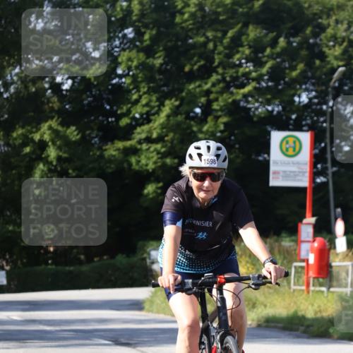 25.08.2024 - Elbe Triathlon Hamburg Fuchs,  Jonas http://msf.ph/oto/6867422 25.08.2024 10:59:29 Radfahren 455, 1403, 1598 meine-sportfotos.de