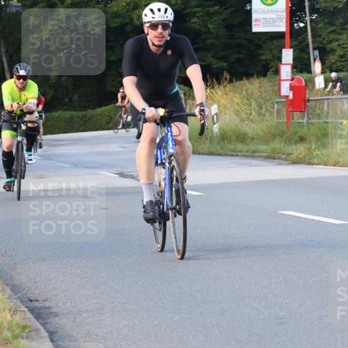 25.08.2024 - Elbe Triathlon Hamburg Fuchs,  Jonas http://msf.ph/oto/6867425 25.08.2024 09:28:41 Radfahren 333, 341, 130, 388, 251, 384, 90, 290 meine-sportfotos.de