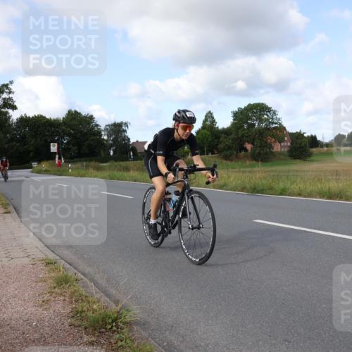 25.08.2024 - Elbe Triathlon Hamburg Fuchs,  Jonas http://msf.ph/oto/6867501 25.08.2024 10:18:04 Radfahren 355, 586, 516, 406, 371, 455 meine-sportfotos.de