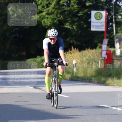 25.08.2024 - Elbe Triathlon Hamburg Fuchs,  Jonas http://msf.ph/oto/6867511 25.08.2024 09:28:52 Radfahren 290, 376, 381, 317, 154 meine-sportfotos.de