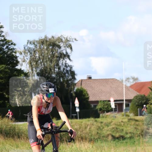 25.08.2024 - Elbe Triathlon Hamburg Fuchs,  Jonas http://msf.ph/oto/6867538 25.08.2024 11:00:02 Radfahren 1410, 1719, 690 meine-sportfotos.de