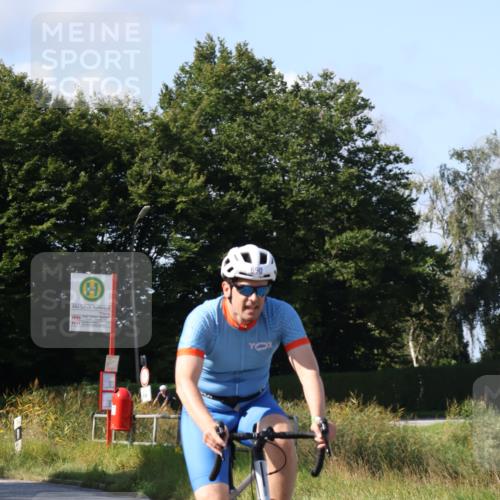 25.08.2024 - Elbe Triathlon Hamburg Fuchs,  Jonas http://msf.ph/oto/6867553 25.08.2024 11:00:06 Radfahren 1719, 690, 1630, 1511 meine-sportfotos.de