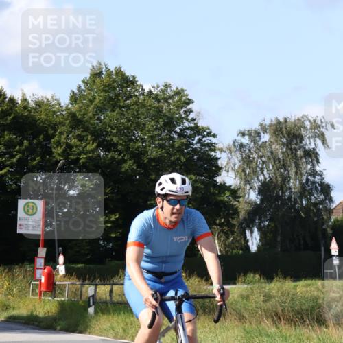 25.08.2024 - Elbe Triathlon Hamburg Fuchs,  Jonas http://msf.ph/oto/6867560 25.08.2024 11:00:06 Radfahren 1719, 690, 1630, 1511 meine-sportfotos.de