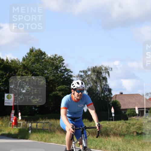 25.08.2024 - Elbe Triathlon Hamburg Fuchs,  Jonas http://msf.ph/oto/6867562 25.08.2024 11:00:06 Radfahren 1719, 690, 1630, 1511 meine-sportfotos.de