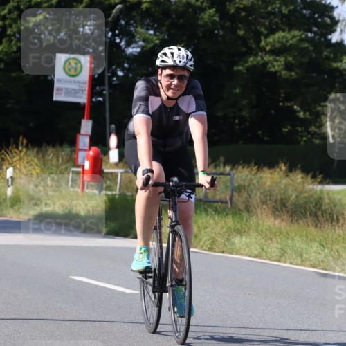 25.08.2024 - Elbe Triathlon Hamburg Fuchs,  Jonas http://msf.ph/oto/6867649 25.08.2024 11:00:43 Radfahren 750, 1610, 1463 meine-sportfotos.de
