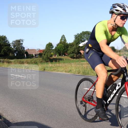 25.08.2024 - Elbe Triathlon Hamburg Fuchs,  Jonas http://msf.ph/oto/6867665 25.08.2024 09:29:11 Radfahren 442, 418, 528, 111, 211, 406 meine-sportfotos.de