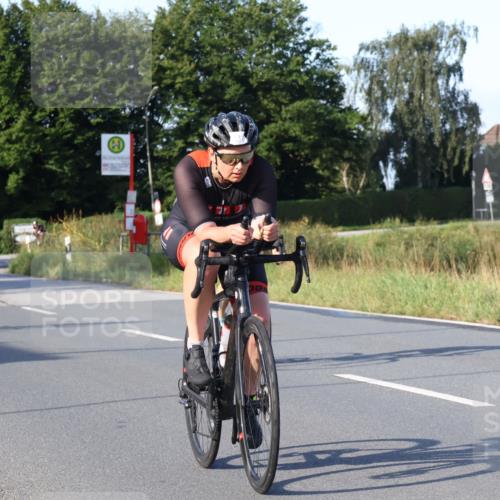 25.08.2024 - Elbe Triathlon Hamburg Fuchs,  Jonas http://msf.ph/oto/6867715 25.08.2024 09:29:18 Radfahren 406, 131, 355, 374, 264, 33 meine-sportfotos.de
