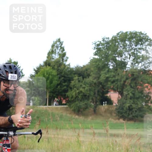 25.08.2024 - Elbe Triathlon Hamburg Fuchs,  Jonas http://msf.ph/oto/6867738 25.08.2024 10:19:29 Radfahren 563, 609, 640, 658, 575, 352, 423, 581, 567 meine-sportfotos.de