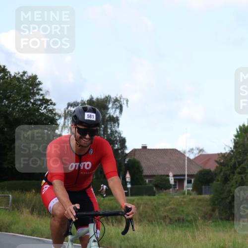 25.08.2024 - Elbe Triathlon Hamburg Fuchs,  Jonas http://msf.ph/oto/6867762 25.08.2024 10:19:33 Radfahren 352, 423, 581, 567, 532, 597 meine-sportfotos.de