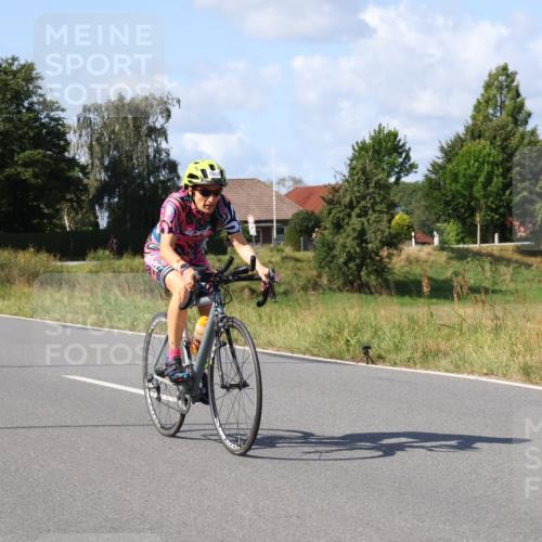 25.08.2024 - Elbe Triathlon Hamburg Fuchs,  Jonas http://msf.ph/oto/6867766 25.08.2024 11:00:56 Radfahren 1692, 1458, 1471 meine-sportfotos.de