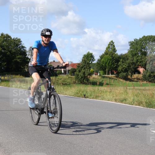 25.08.2024 - Elbe Triathlon Hamburg Fuchs,  Jonas http://msf.ph/oto/6867796 25.08.2024 11:00:59 Radfahren 1692, 1458, 1471, 1720, 1494, 1710 meine-sportfotos.de