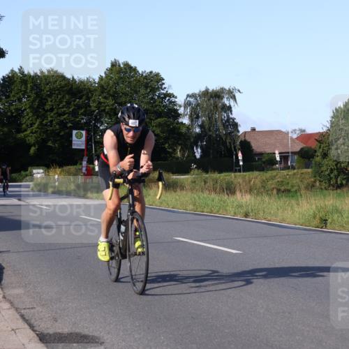 25.08.2024 - Elbe Triathlon Hamburg Fuchs,  Jonas http://msf.ph/oto/6867930 25.08.2024 09:29:52 Radfahren 66, 447, 98, 407, 138, 385, 401, 305 meine-sportfotos.de