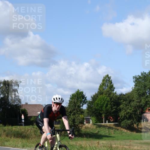 25.08.2024 - Elbe Triathlon Hamburg Fuchs,  Jonas http://msf.ph/oto/6867954 25.08.2024 11:01:27 Radfahren 1452, 1455, 1694, 1448, 1534, 1467, 1702, 1701 meine-sportfotos.de