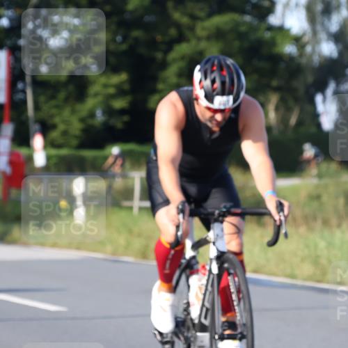 25.08.2024 - Elbe Triathlon Hamburg Fuchs,  Jonas http://msf.ph/oto/6867998 25.08.2024 09:29:55 Radfahren 447, 98, 407, 138, 385, 401, 305, 101 meine-sportfotos.de