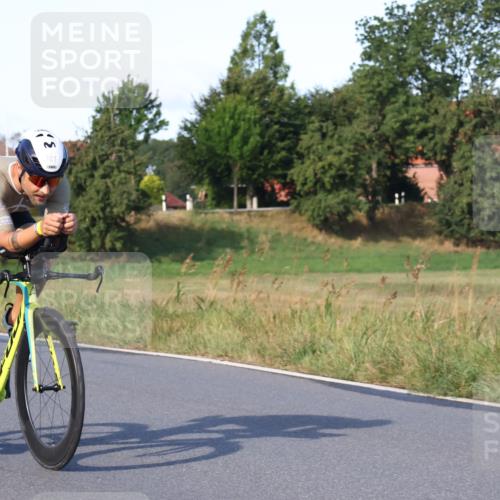 25.08.2024 - Elbe Triathlon Hamburg Fuchs,  Jonas http://msf.ph/oto/6868062 25.08.2024 09:30:02 Radfahren 305, 101, 231, 221 meine-sportfotos.de