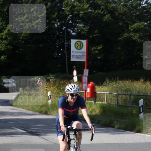 25.08.2024 - Elbe Triathlon Hamburg Fuchs,  Jonas http://msf.ph/oto/6868070 25.08.2024 11:02:08 Radfahren 1684, 1678, 1644, 1717 meine-sportfotos.de