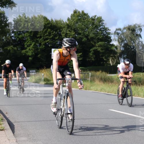 25.08.2024 - Elbe Triathlon Hamburg Fuchs,  Jonas http://msf.ph/oto/6868076 25.08.2024 10:20:16 Radfahren 621, 337, 549, 573, 451, 468, 557, 629, 526, 520 meine-sportfotos.de