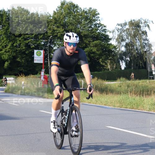 25.08.2024 - Elbe Triathlon Hamburg Fuchs,  Jonas http://msf.ph/oto/6868077 25.08.2024 09:30:05 Radfahren 101, 231, 221, 114 meine-sportfotos.de