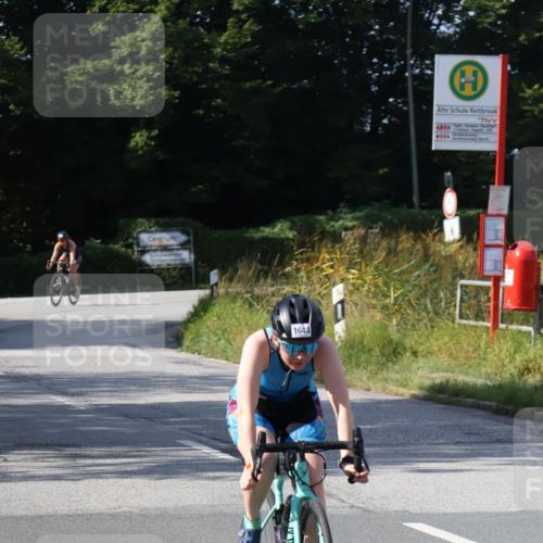 25.08.2024 - Elbe Triathlon Hamburg Fuchs,  Jonas http://msf.ph/oto/6868079 25.08.2024 11:02:09 Radfahren 1684, 1678, 1644, 1717 meine-sportfotos.de