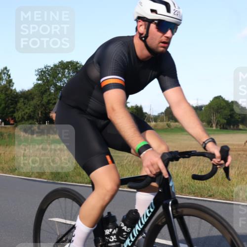 25.08.2024 - Elbe Triathlon Hamburg Fuchs,  Jonas http://msf.ph/oto/6868093 25.08.2024 09:30:06 Radfahren 101, 231, 221, 114 meine-sportfotos.de