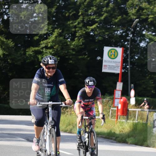 25.08.2024 - Elbe Triathlon Hamburg Fuchs,  Jonas http://msf.ph/oto/6868121 25.08.2024 11:02:44 Radfahren 1605, 1628, 1675 meine-sportfotos.de