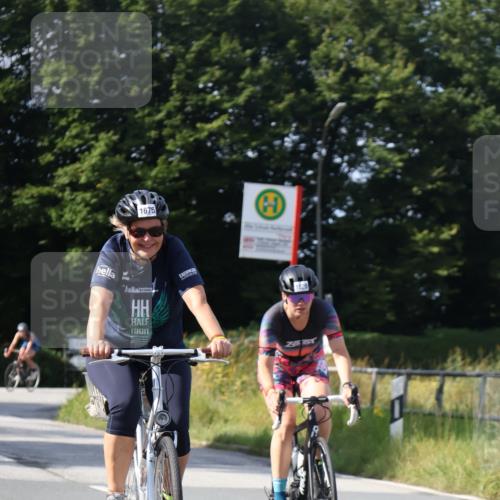 25.08.2024 - Elbe Triathlon Hamburg Fuchs,  Jonas http://msf.ph/oto/6868128 25.08.2024 11:02:44 Radfahren 1605, 1628, 1675 meine-sportfotos.de