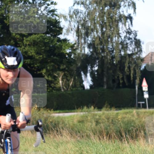 25.08.2024 - Elbe Triathlon Hamburg Fuchs,  Jonas http://msf.ph/oto/6868138 25.08.2024 09:30:11 Radfahren 221, 114, 182, 214, 137 meine-sportfotos.de