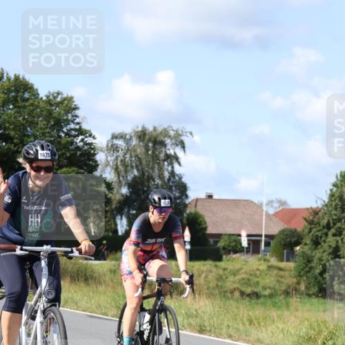 25.08.2024 - Elbe Triathlon Hamburg Fuchs,  Jonas http://msf.ph/oto/6868151 25.08.2024 11:02:45 Radfahren 1605, 1628, 1675 meine-sportfotos.de