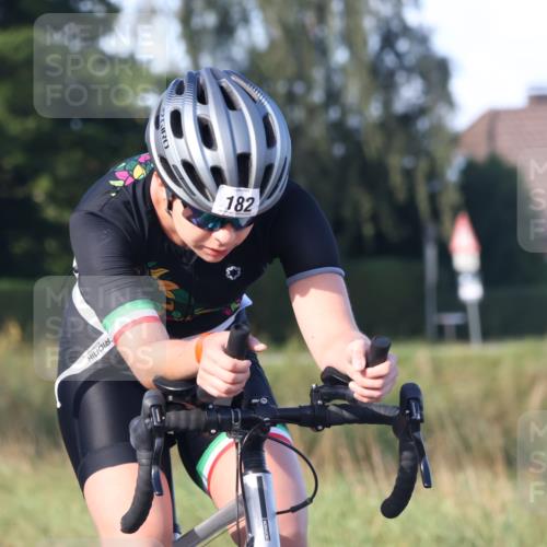 25.08.2024 - Elbe Triathlon Hamburg Fuchs,  Jonas http://msf.ph/oto/6868169 25.08.2024 09:30:15 Radfahren 114, 182, 214, 137 meine-sportfotos.de