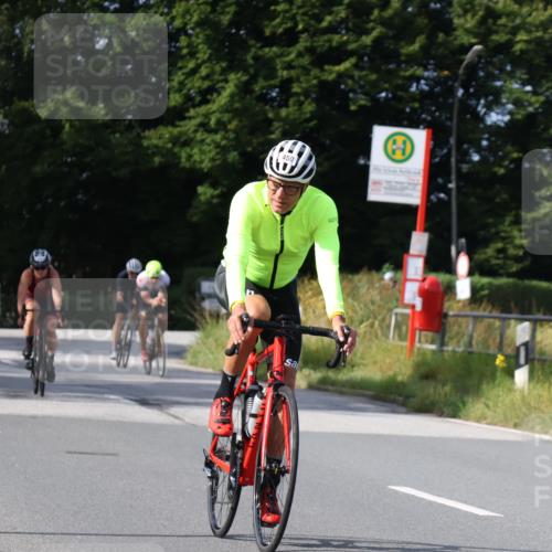 25.08.2024 - Elbe Triathlon Hamburg Fuchs,  Jonas http://msf.ph/oto/6868212 25.08.2024 10:20:40 Radfahren 450, 540, 353, 599, 400, 537 meine-sportfotos.de