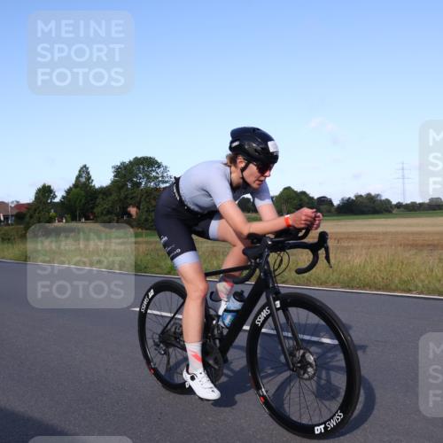 25.08.2024 - Elbe Triathlon Hamburg Fuchs,  Jonas http://msf.ph/oto/6868213 25.08.2024 09:30:18 Radfahren 182, 214, 137, 286, 249 meine-sportfotos.de