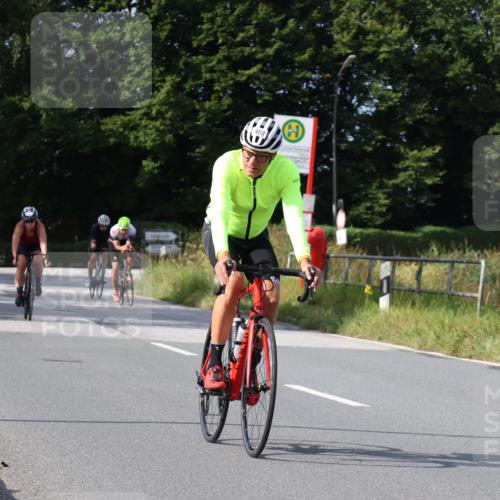 25.08.2024 - Elbe Triathlon Hamburg Fuchs,  Jonas http://msf.ph/oto/6868214 25.08.2024 10:20:40 Radfahren 450, 540, 353, 599, 400, 537 meine-sportfotos.de
