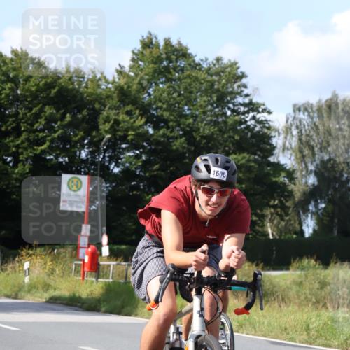 25.08.2024 - Elbe Triathlon Hamburg Fuchs,  Jonas http://msf.ph/oto/6868221 25.08.2024 11:02:59 Radfahren 1685, 1402, 1693, 1606, 1705, 1453 meine-sportfotos.de
