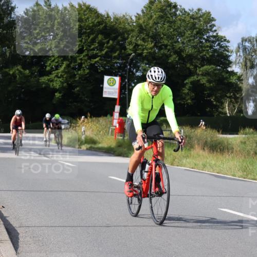 25.08.2024 - Elbe Triathlon Hamburg Fuchs,  Jonas http://msf.ph/oto/6868222 25.08.2024 10:20:41 Radfahren 450, 540, 353, 599, 400, 537 meine-sportfotos.de