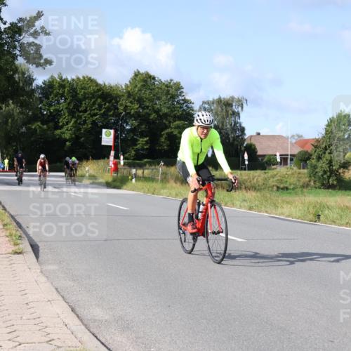 25.08.2024 - Elbe Triathlon Hamburg Fuchs,  Jonas http://msf.ph/oto/6868229 25.08.2024 10:20:41 Radfahren 450, 540, 353, 599, 400, 537 meine-sportfotos.de