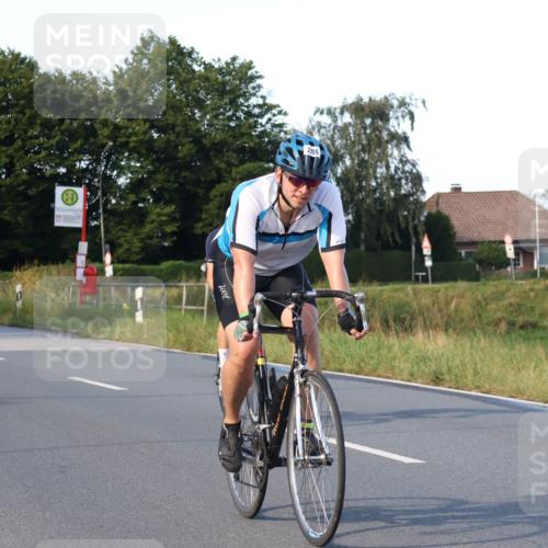 25.08.2024 - Elbe Triathlon Hamburg Fuchs,  Jonas http://msf.ph/oto/6868240 25.08.2024 09:30:22 Radfahren 214, 137, 286, 249, 361 meine-sportfotos.de