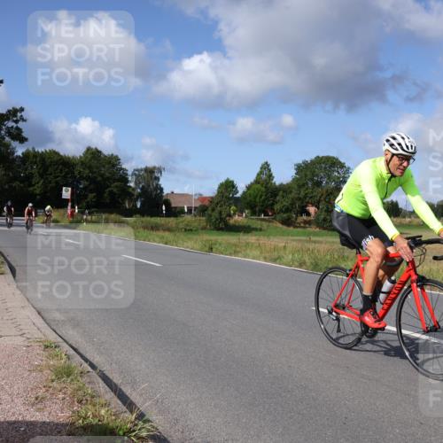 25.08.2024 - Elbe Triathlon Hamburg Fuchs,  Jonas http://msf.ph/oto/6868242 25.08.2024 10:20:42 Radfahren 450, 540, 353, 599, 400, 537 meine-sportfotos.de