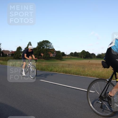 25.08.2024 - Elbe Triathlon Hamburg Fuchs,  Jonas http://msf.ph/oto/6868257 25.08.2024 09:30:23 Radfahren 137, 286, 249, 361 meine-sportfotos.de