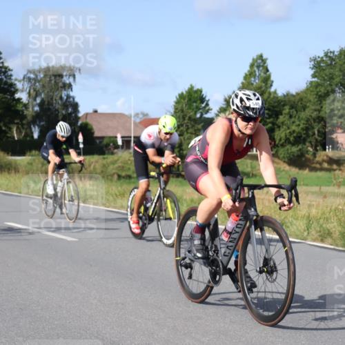 25.08.2024 - Elbe Triathlon Hamburg Fuchs,  Jonas http://msf.ph/oto/6868265 25.08.2024 10:20:44 Radfahren 450, 540, 353, 599, 400, 537, 361 meine-sportfotos.de