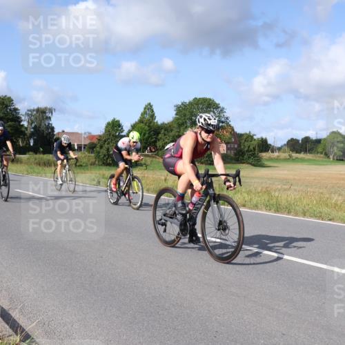 25.08.2024 - Elbe Triathlon Hamburg Fuchs,  Jonas http://msf.ph/oto/6868269 25.08.2024 10:20:44 Radfahren 450, 540, 353, 599, 400, 537, 361 meine-sportfotos.de
