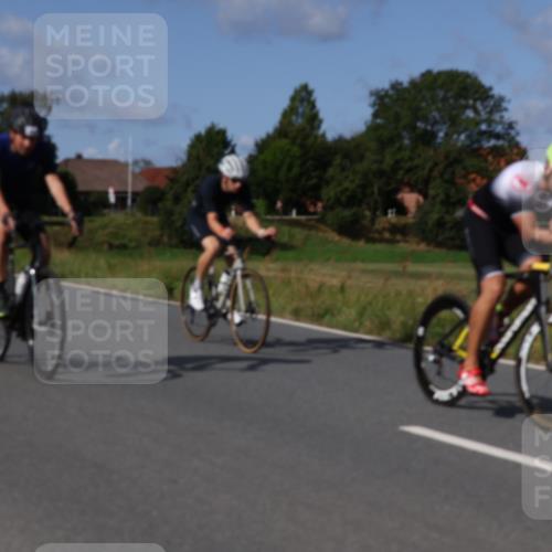 25.08.2024 - Elbe Triathlon Hamburg Fuchs,  Jonas http://msf.ph/oto/6868274 25.08.2024 10:20:45 Radfahren 450, 540, 353, 599, 400, 537, 361 meine-sportfotos.de