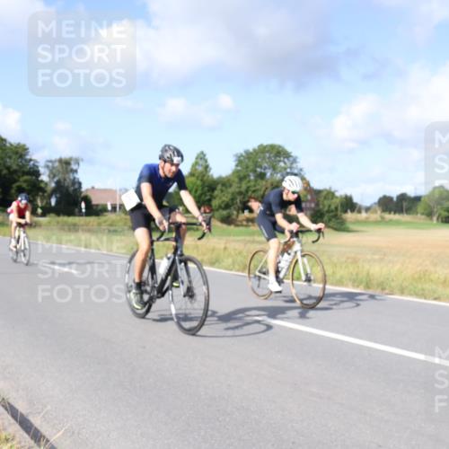 25.08.2024 - Elbe Triathlon Hamburg Fuchs,  Jonas http://msf.ph/oto/6868282 25.08.2024 10:20:45 Radfahren 450, 540, 353, 599, 400, 537, 361 meine-sportfotos.de