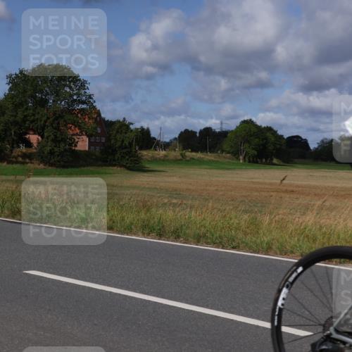 25.08.2024 - Elbe Triathlon Hamburg Fuchs,  Jonas http://msf.ph/oto/6868288 25.08.2024 10:20:45 Radfahren 450, 540, 353, 599, 400, 537, 361 meine-sportfotos.de