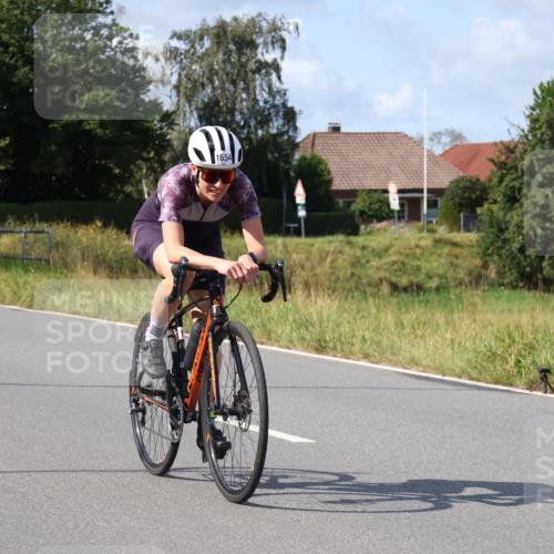 25.08.2024 - Elbe Triathlon Hamburg Fuchs,  Jonas http://msf.ph/oto/6868338 25.08.2024 11:03:15 Radfahren 1442, 1654, 1531, 1408, 1652 meine-sportfotos.de