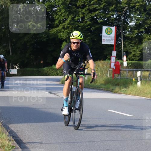 25.08.2024 - Elbe Triathlon Hamburg Fuchs,  Jonas http://msf.ph/oto/6868340 25.08.2024 09:30:32 Radfahren 361, 170, 330, 88 meine-sportfotos.de