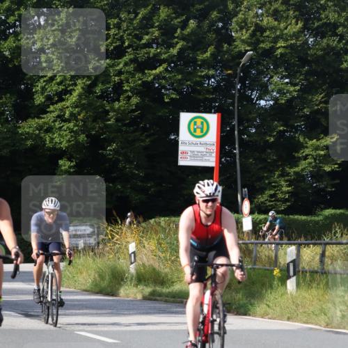 25.08.2024 - Elbe Triathlon Hamburg Fuchs,  Jonas http://msf.ph/oto/6868342 25.08.2024 10:20:58 Radfahren 512, 560, 356, 617, 495, 655, 607, 350, 487 meine-sportfotos.de