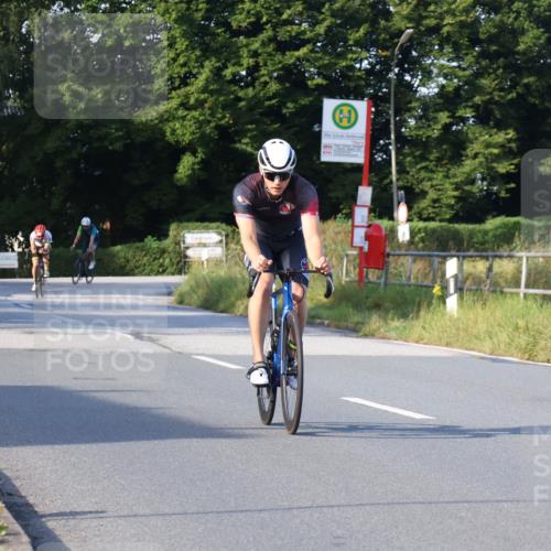 25.08.2024 - Elbe Triathlon Hamburg Fuchs,  Jonas http://msf.ph/oto/6868364 25.08.2024 09:30:35 Radfahren 170, 330, 88, 250, 70 meine-sportfotos.de