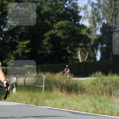 25.08.2024 - Elbe Triathlon Hamburg Fuchs,  Jonas http://msf.ph/oto/6868365 25.08.2024 10:20:59 Radfahren 512, 560, 356, 617, 495, 655, 607, 350, 487 meine-sportfotos.de