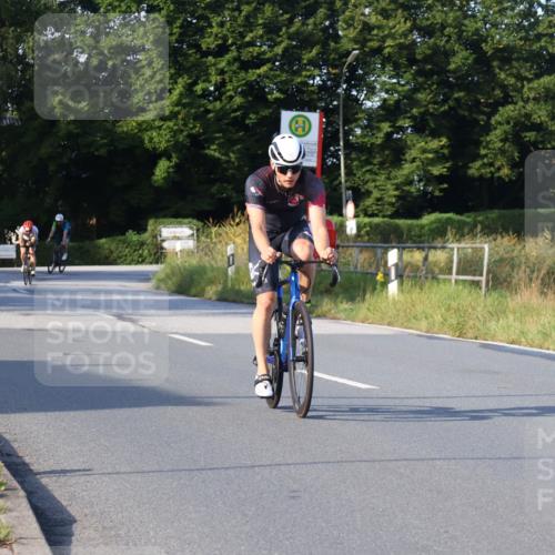 25.08.2024 - Elbe Triathlon Hamburg Fuchs,  Jonas http://msf.ph/oto/6868368 25.08.2024 09:30:35 Radfahren 170, 330, 88, 250, 70 meine-sportfotos.de