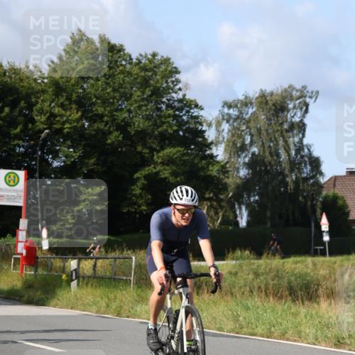 25.08.2024 - Elbe Triathlon Hamburg Fuchs,  Jonas http://msf.ph/oto/6868373 25.08.2024 10:21:00 Radfahren 560, 356, 617, 495, 655, 607, 350, 487, 619 meine-sportfotos.de